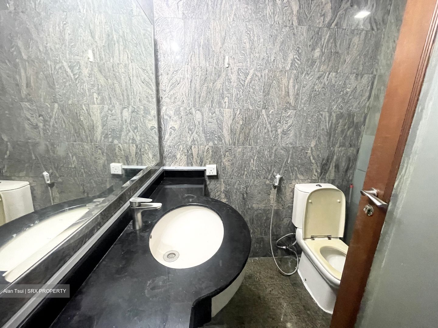 Sixth Avenue (D10), Apartment #451617341